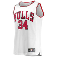 Load image into Gallery viewer, Youth Fanatics Branded Wendell Carter Jr. White Chicago Bulls Fast Break Replica Jersey  Association Edition  White